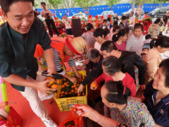 南宁新万力果蔬市场开启＂双免＂模式 打造广西“农贸惠民”新标杆